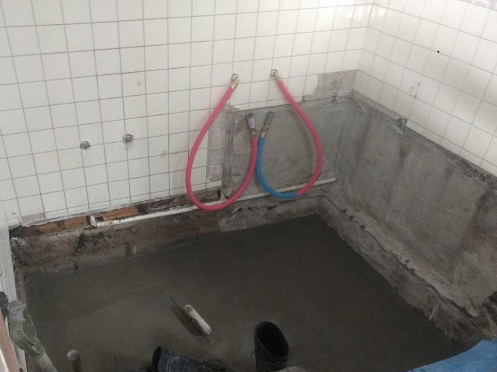 浴室・施工中・土間コンクリート