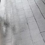 【宮崎県都城市】久保原町にある住宅で塗装前のシーリング補修を行います屋根上塗り_1_確定