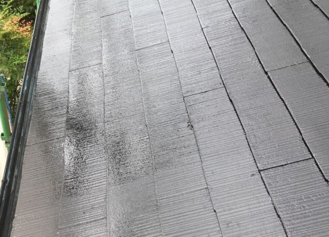 【宮崎県都城市】久保原町にある住宅で塗装前のシーリング補修を行います屋根上塗り_1_確定