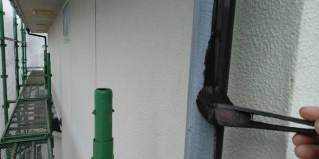 【鹿児島県霧島市】郡田にある住宅でモルタル外壁とセメント瓦屋根を塗装した工事雨樋