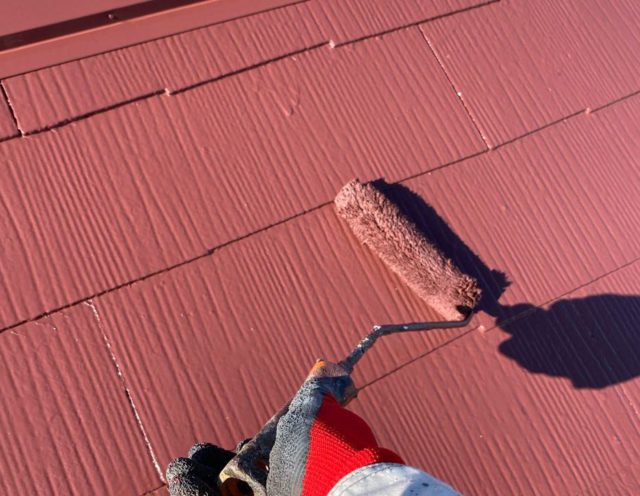 【宮崎県宮崎市】大橋にある住宅でモルタル外壁をセミフロンマイルドで塗装した工事屋根上