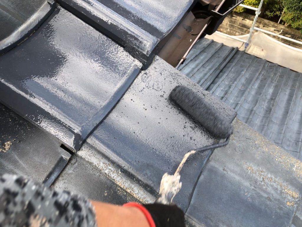 霧島市国分での屋根塗装工事の様子