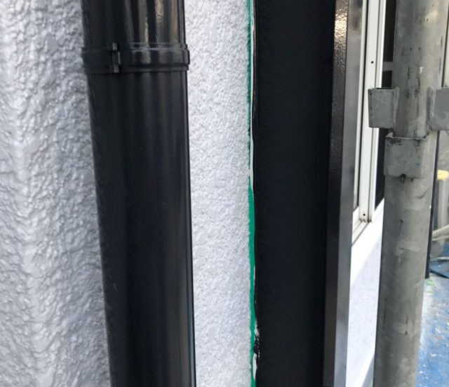 【宮崎県宮崎市】大坪東にあるアルミニウム製のバルコニーの住宅で外壁・屋根・付帯部塗装をした工事雨樋