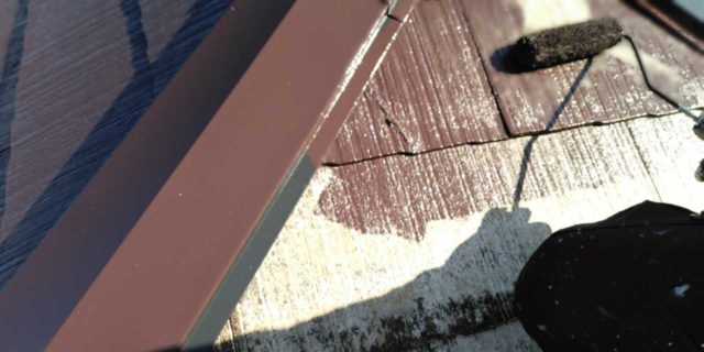 【宮崎県宮崎市】佐土原町にある赤いコロニアル屋根の住宅で外壁・屋根・付帯部塗装をした工事屋根中