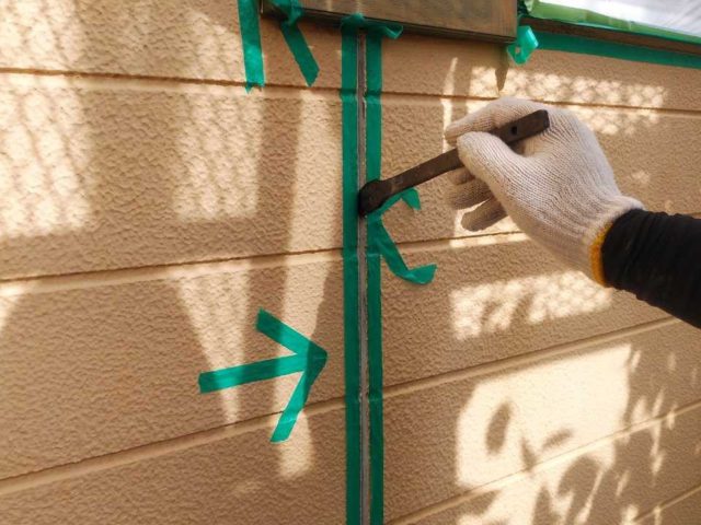 外壁塗装コーキング補修の様子