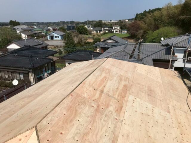 屋根の吹き替え工事下地調整