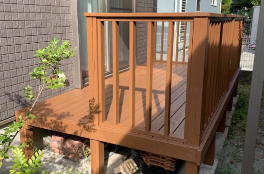 ウッドデッキ塗装完成の様子