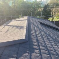 屋根カバー工法の施工完成の様子