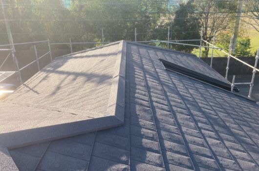 屋根カバー工法の施工完成の様子